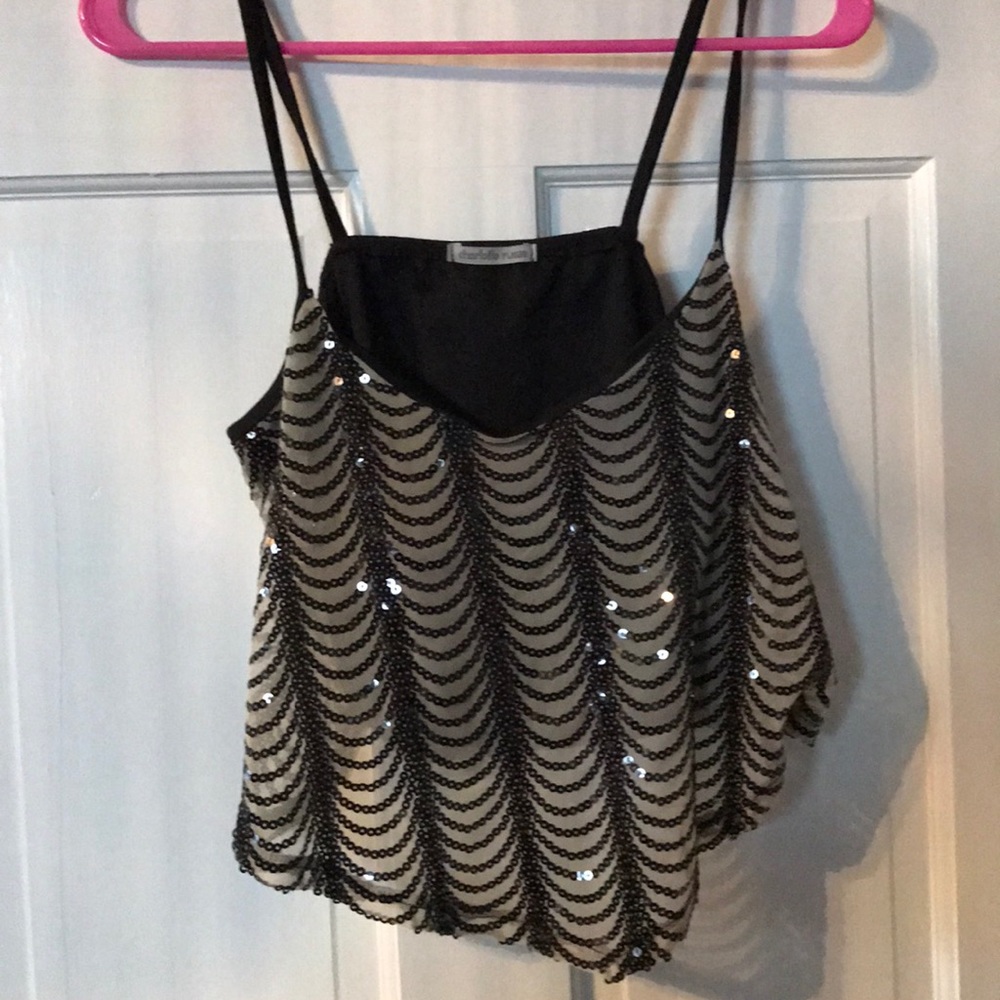 Really cute crop top!